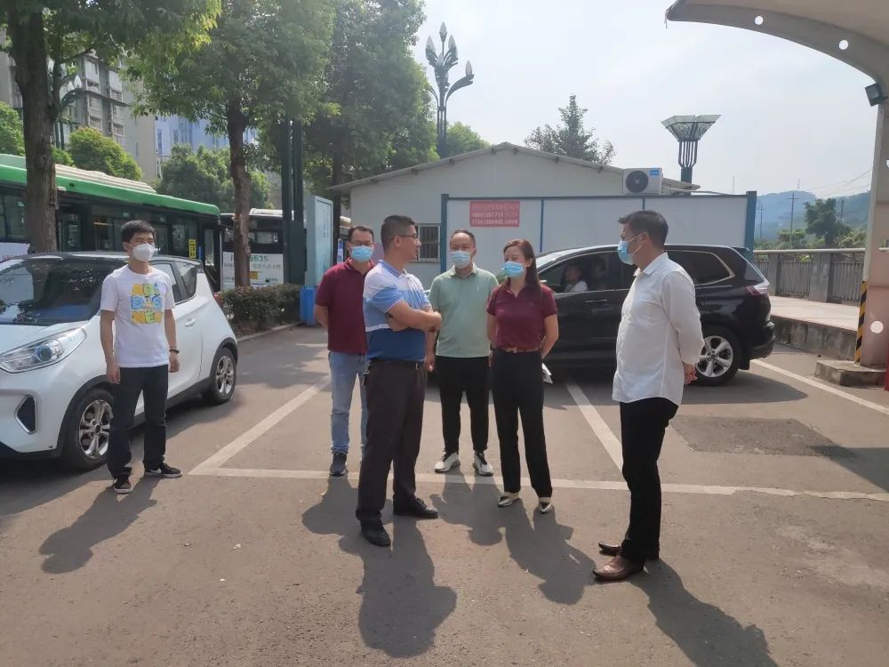 【保平安】市公服集團(tuán)公交公司開(kāi)展安全生產(chǎn)督導(dǎo)檢查 為市民“國(guó)慶節(jié)”出行護(hù)航